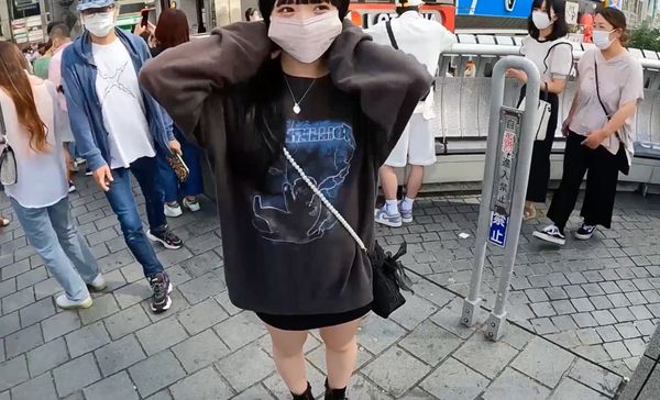 【恭喜阪神虎队！ 】Yuna酱在大阪约会，人生第二次做爱，还来了3P？ ！
