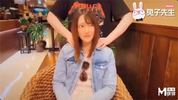日本街头搭讪女大学生拍摄AV