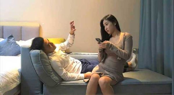 ①男爵探花极品性感包臀裙丰满妹子翘臀穿上黑丝骑乘猛操