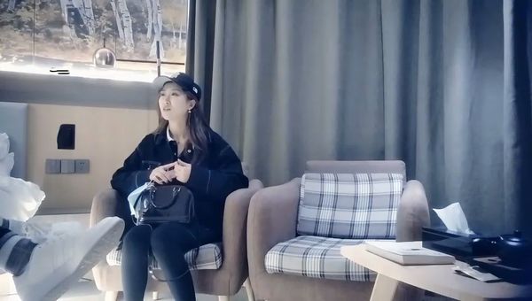 七天高端外围 长腿美模-1