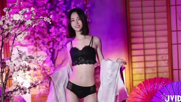 AI换脸迪丽热巴 寂寞难耐的日子