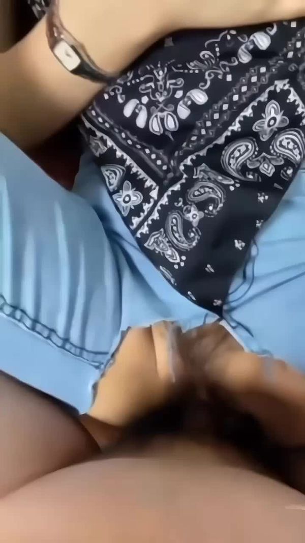 鞠婧祎穿着紧身牛仔裤迫不及待让大鸡巴插入