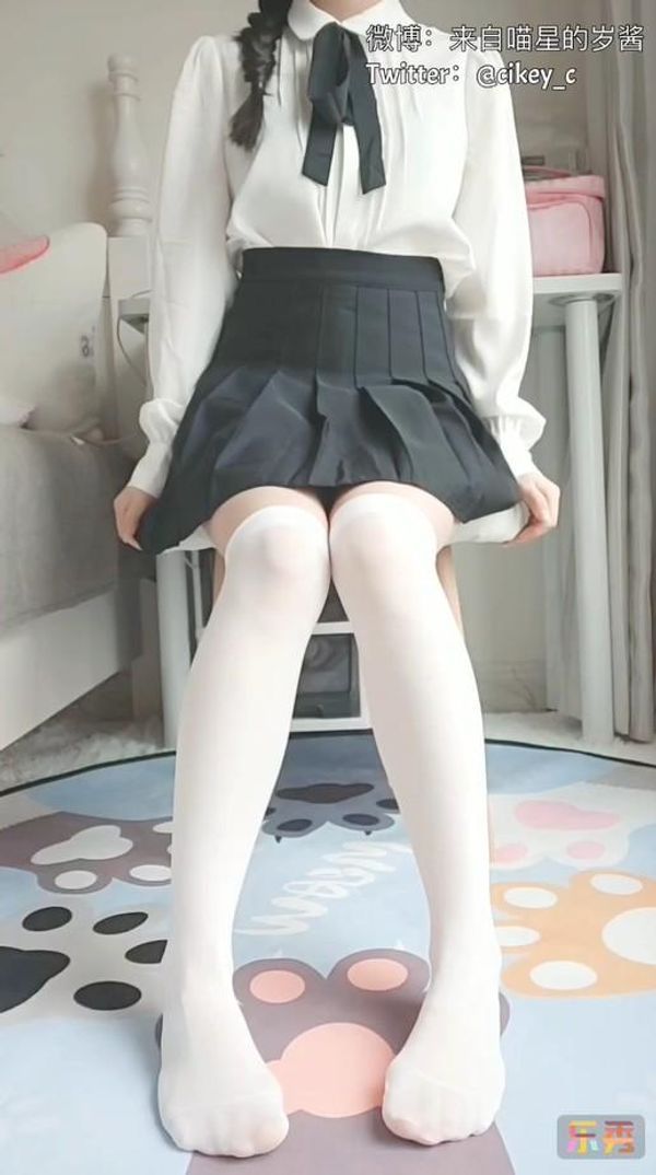 白筒袜＋短裙zw＋学生剧情