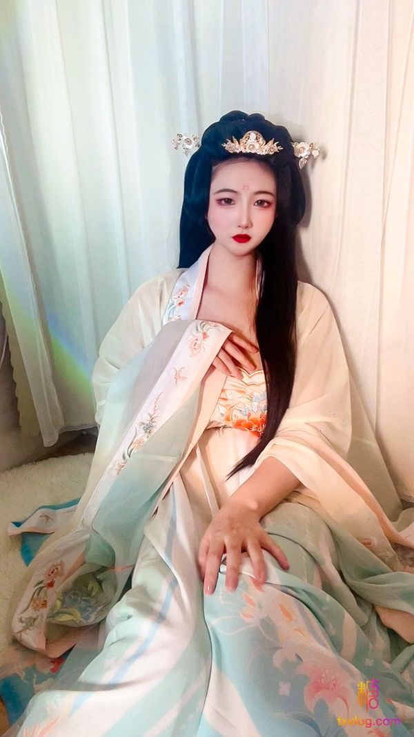 汉服小姐姐插跳蛋高潮