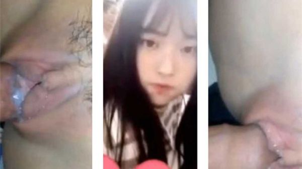 女儿白天上课晚上被爸爸操出白浆粉嫩小穴还没啥毛