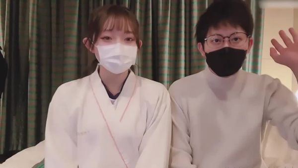 精彩推荐，兄妹乱伦自拍，妹妹娇嫩的身躯被操哇哇叫